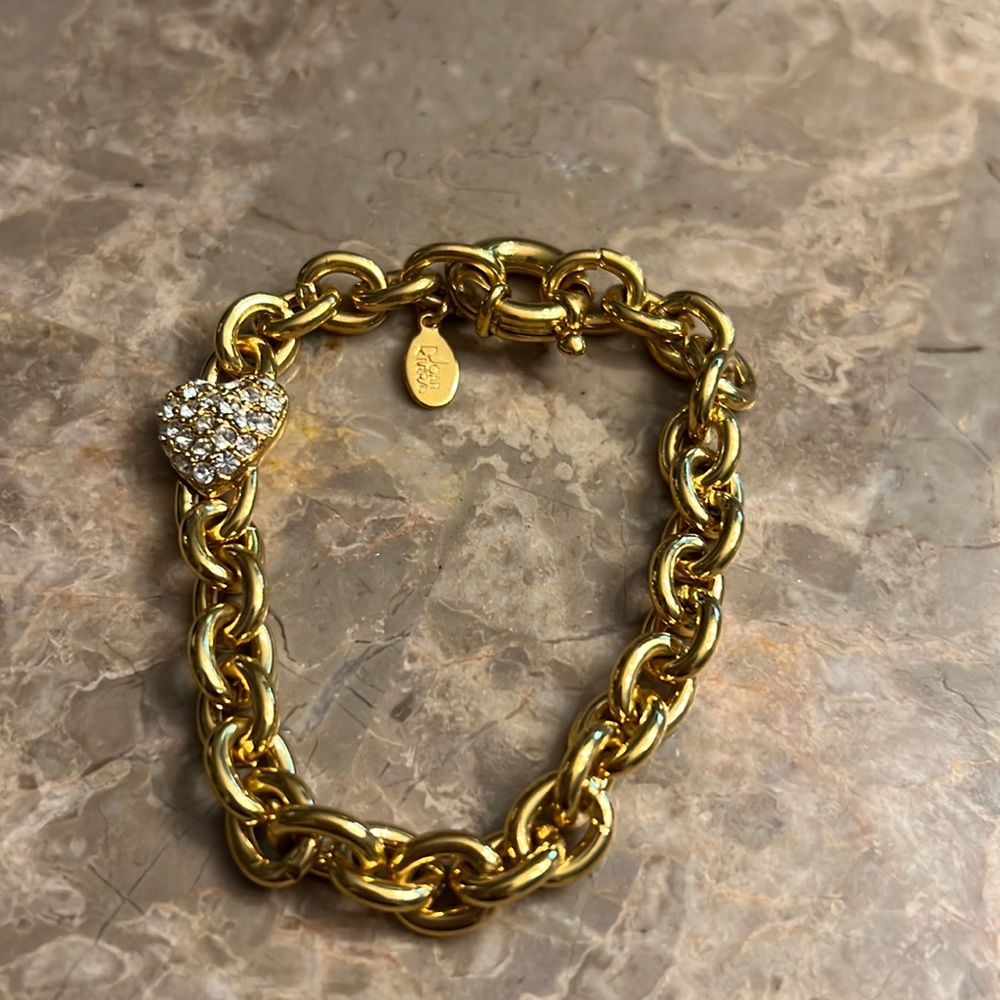 Joan Rivers goldtone rhinestone heart café bracelet large link